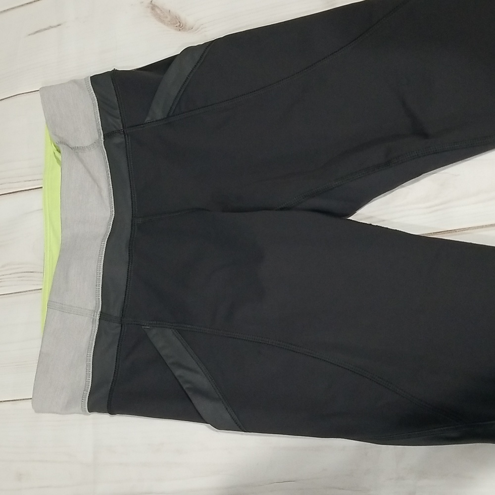 Lululemon Athletica Cropped Pants Size 4 In Gray